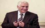 Xalq şairi səhhəti ilə bağlı yazılanlara aydınlıq gətirdi
