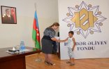 Heydər Əliyev Fondu məktəbə gedən birincilərimizi sevindirdi