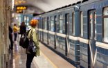 Bakı metrosunda sərnişin polisi döydü