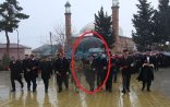 Qazax icra başçısının çətir tutanı var - FOTOLAR