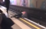 2 sərxoş gəncin metroda TƏHLÜKƏLİ GÖRÜNTÜLƏRİ yayıldı - VİDEO