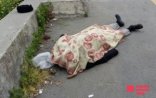 Göyçayda marketin qarşısında naməlum kişi meyiti tapıldı