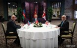 XİN başçılarının üçtərəfli görüşü keçirildi - FOTO