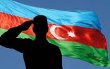 Əsgər yaralı döyüş yoldaşını cəbhədən belə çıxartdı – VİDEO