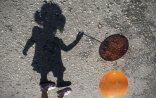 Bakıda müəmmalı hadisə: Oynamaq üçün həyətə düşən üç bacı itkin düşüb