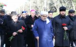 Şeyxülislam və dini icma başçıları Şəhidlər Xiyabanını ziyarət edib