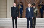 Pezeşkianın arxasında dayanan şəxs kimdir? - Foto
