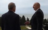 Prezidentlərin Xəzər sahilində səmimi görüntüsü - Video