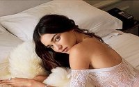 Üç məşhur modeldən erotik fotosessiya