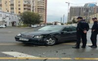Xətai Rayon İcra Hakimiyyətinin qarşısında yol qəzası...