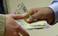 Nazirliyin vəzifəli əməkdaşı rüşvət alarkən tutuldu