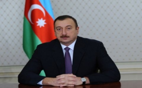 İlham Əliyev Pakistan prezidentinə təbrik məktubu ünvanlayıb