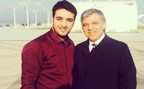 "Belə bir böyük insanla ünsiyyətdə olmağıma şadam"