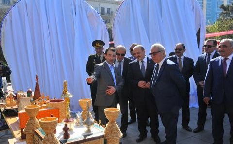 Səbaildə möhtəşəm gül bayramı
