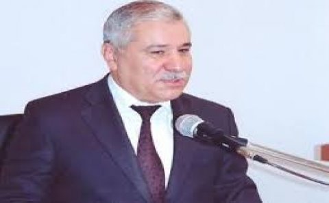 Lütfəli Babayevin gedər ayaqda oynadığı oyun