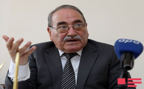 “Ana dili” dərsliyində ana dilindən başqa hər şey var”