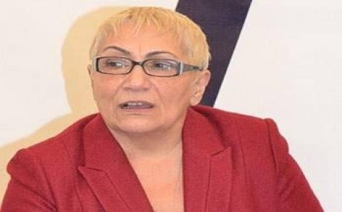 Məhkəmə işdən çıxarılanları işinə bərpa etdi