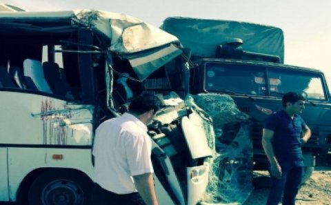 Avtobus qəzası - yaralılar var