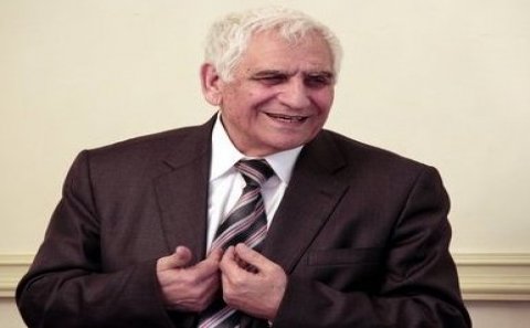 Xalq şairi səhhəti ilə bağlı yazılanlara aydınlıq gətirdi