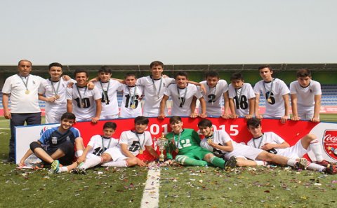 Səbail məktəbliləri futbol turnirinin qalibi olub