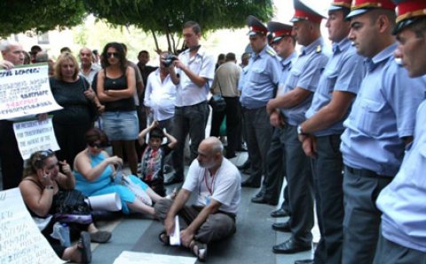 "Ölkədə iqtisadi artımı hətta arzulamaq belə lazım deyil"