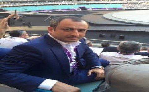 İndi durub hamımız düşək bu idmançının üstünə?
