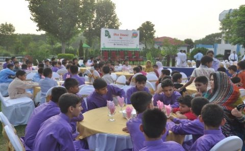 Mehriban Əliyevadan Pakistandakı kimsəsiz uşaqlara iftar