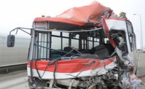Bakıda avtobus terroru: 2 ölü, 12 yaralı