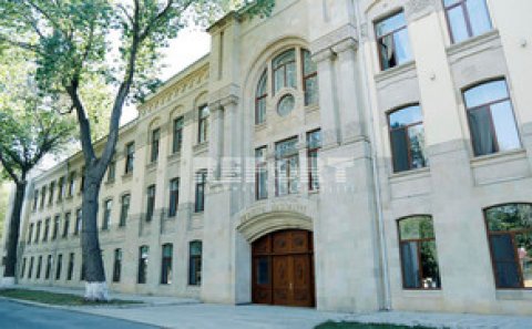 Dərmanların qiymətlərinin ucuzlaşdırılması ilə bağlı iclas keçirilib