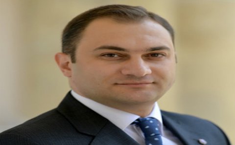 Ermənistan prezidentinin mətbuat katibi müxalifətçi jurnalisti gizli əməkdaşlığa məcbur edib