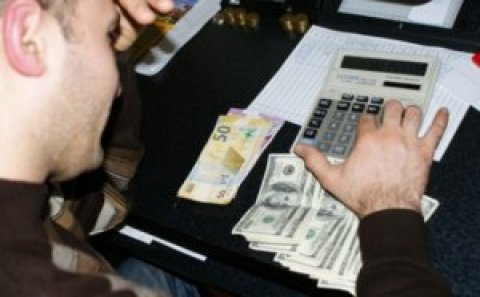 Dollar  ucuzlaşdı