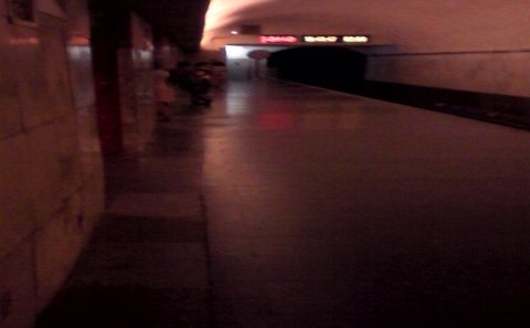 Qız-oğlan öpüşdü deyə... Metropoliten qərar qəbul etdi-ÖZƏL