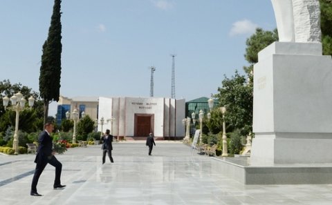 İlham Əliyev Cəlilabadda Heydər Əliyev Mərkəzinin açılışında iştirak edib