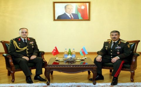 Zakir Həsənov Türkiyənin Azərbaycandakı hərbi attaşesini medalla təltif edib
