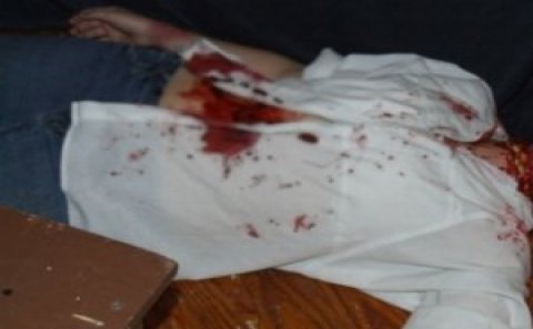 Xanım sürücü “Mercedes”i dayanacağa çırpdı