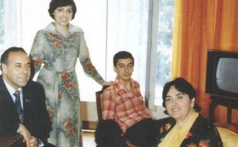 Prezident ailəsinin ailəvi arxiv fotoları
