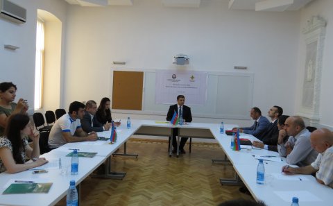 QHT “mediada din” mövzusunu ictimai müzakirəyə çıxardı