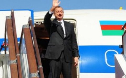 İlham Əliyev İslamabada gedir
