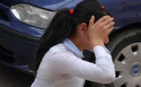 14 yaşlı qız evlərindən 10 min oğurladı