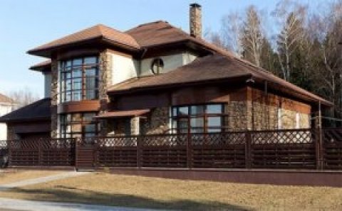 Müğənninin villasından 9 milyon pul apardılar