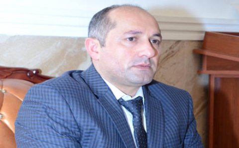 Tanınmış yazardan maraqlı TƏKLİF - FOTO