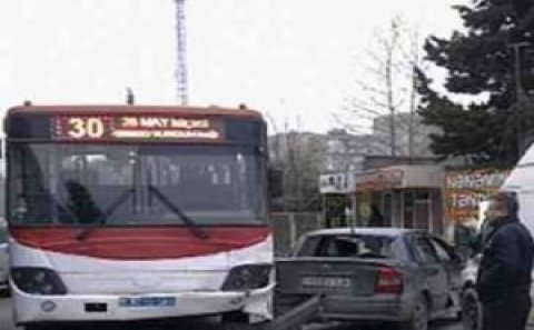 Bakıda növbəti avtobus qəzası