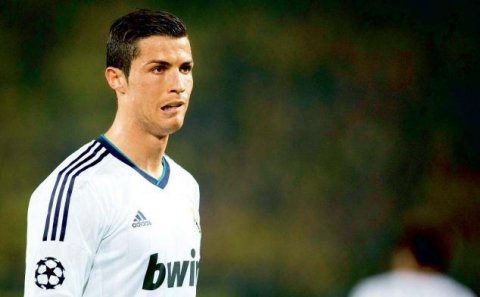 Ronaldo bu qızla da sevgilidir