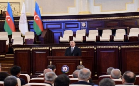 Prezident AMEA-nın yubiley tədbirinə qatılıb