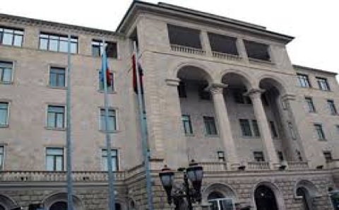 Müdafiə Nazirliyinin rəisi vəzifədən getdi