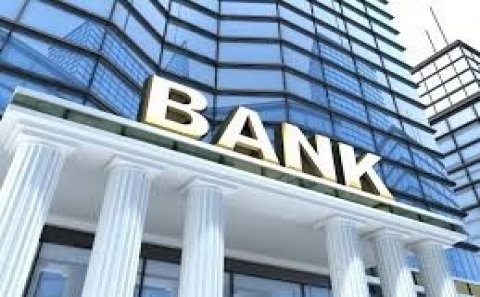 Daha bir bank sədri işdən getdi