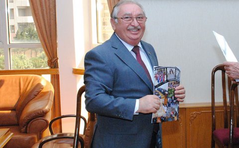 Mahmudova bağlı rektor ölkədən qaçdı – ÖZƏL