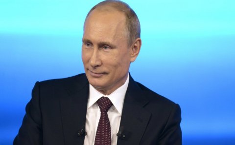 1390 jurnalist Putinlə görüşə gedir