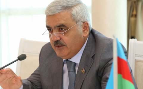 Rövnəq Abdullayev təcili toplantı keçirir-20 milyonluq qalmaqal