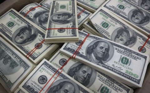 Bakıda mənzildəki 190 min dollardan 150 mini oğurlanıb